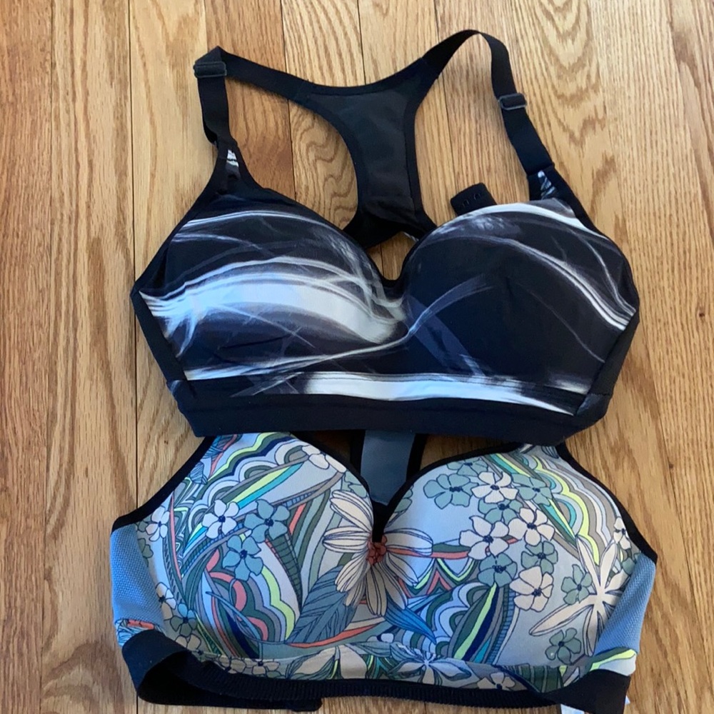 2 sports bras